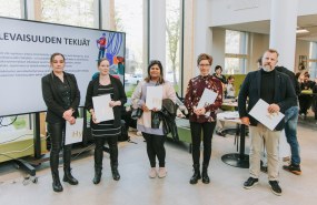 Valokuva palkintojenjakotilaisuudesta