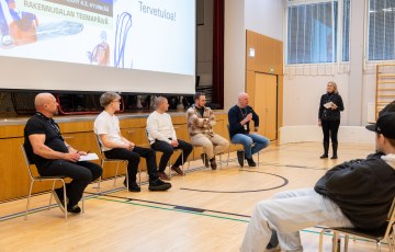 hyrian opiskelijat ja työelämän edustajat HURRE-päivän paneelissa